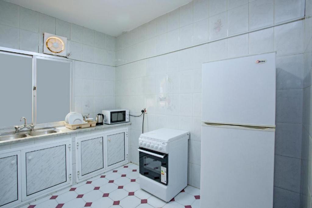 Nuzha Hotel Apartments Маскат Екстер'єр фото