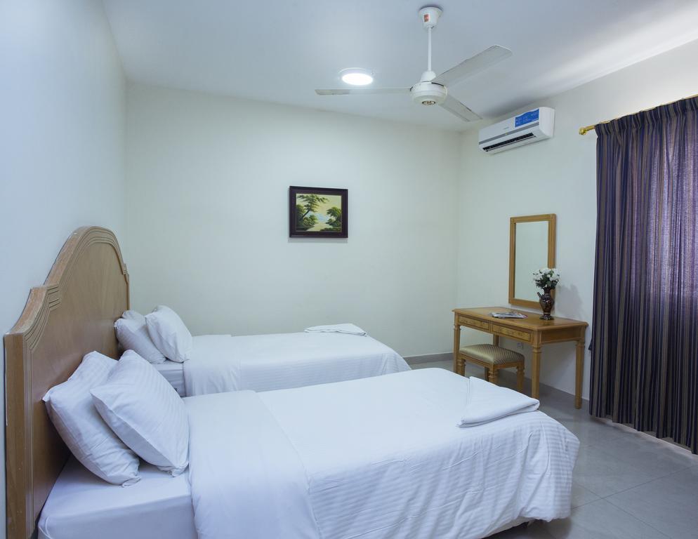 Nuzha Hotel Apartments Маскат Екстер'єр фото