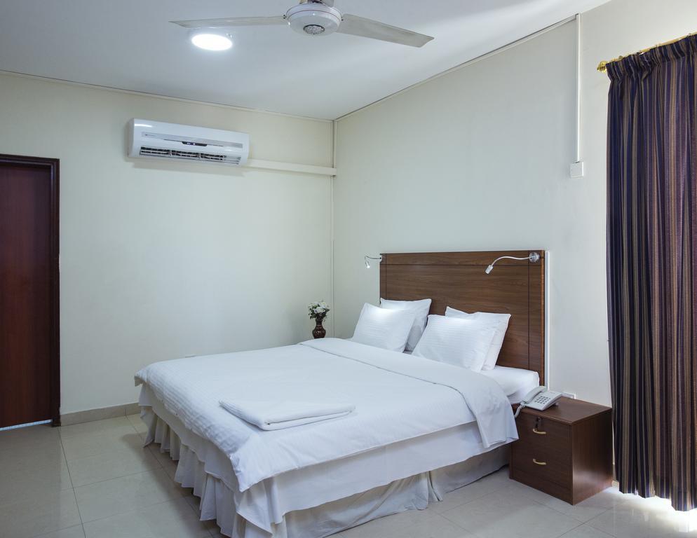 Nuzha Hotel Apartments Маскат Екстер'єр фото