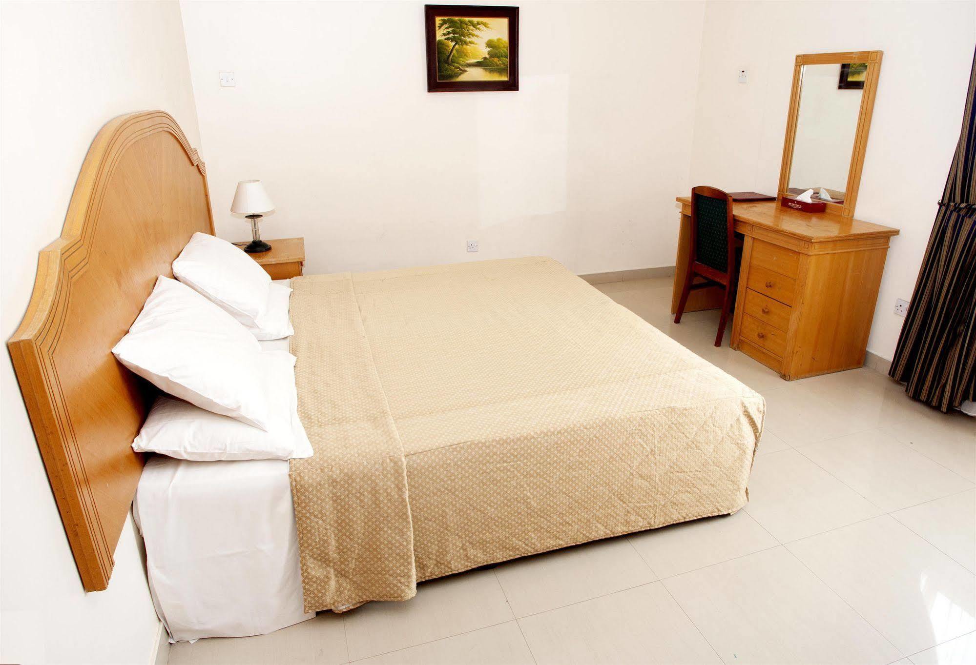 Nuzha Hotel Apartments Маскат Екстер'єр фото
