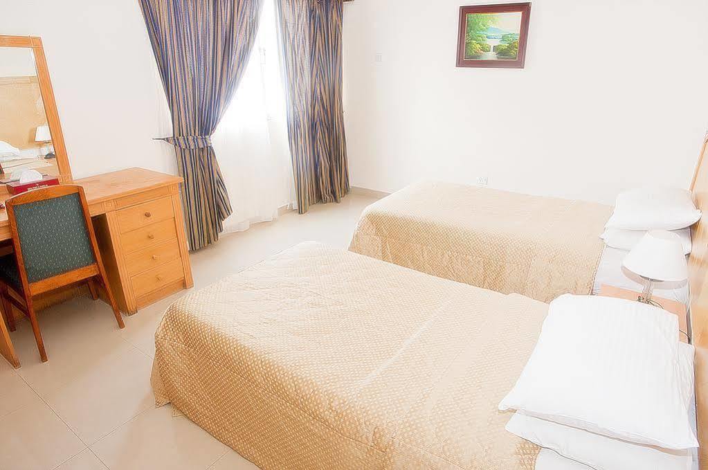 Nuzha Hotel Apartments Маскат Екстер'єр фото