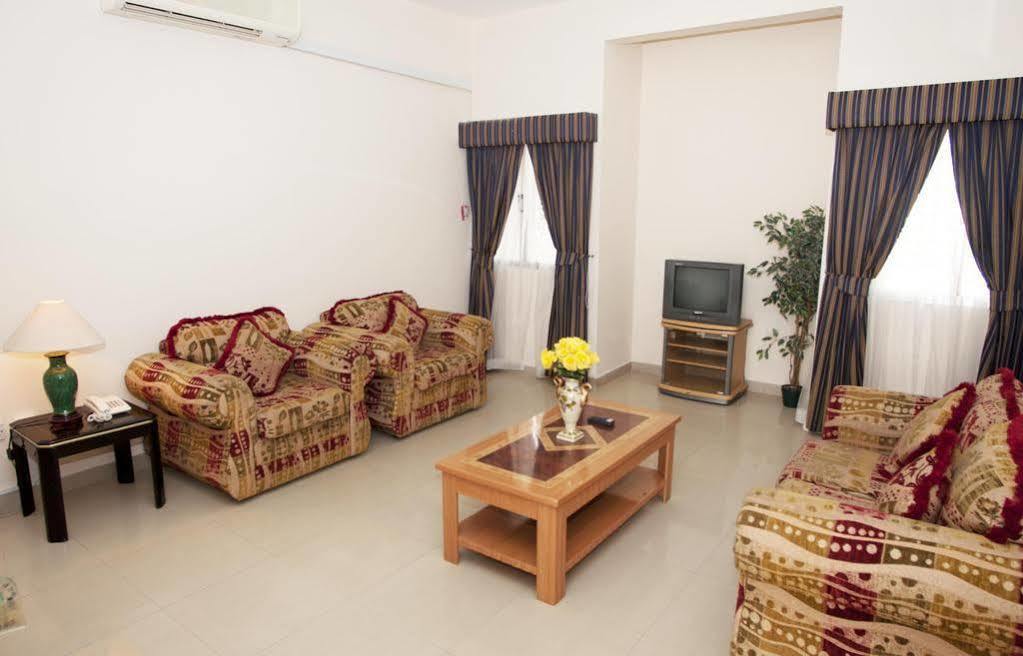 Nuzha Hotel Apartments Маскат Екстер'єр фото